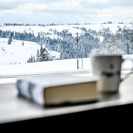 Na Budzu Z Jacuzzi Dağ evi