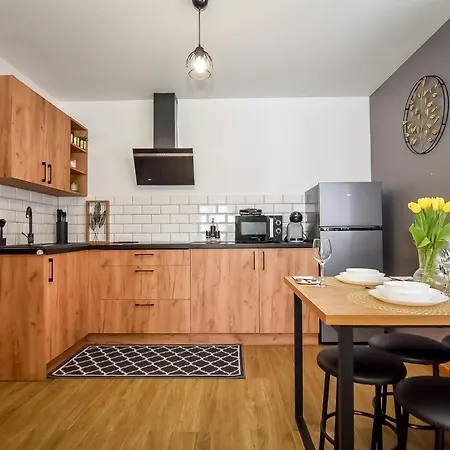 Na Budzu Z Jacuzzi Dağ evi